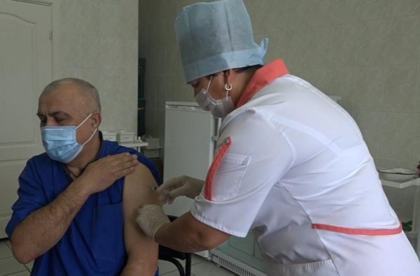 Вакцинация для профилактики COVID-19 началась в Сибае и Нефтекамске