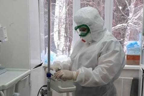 Врач COVID-роддома: коронавирус влияет на головной мозг, вызывая депрессию и озлобленность