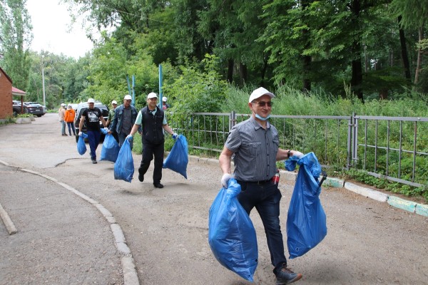 Энергетики очистили от мусора один из уфимских лесопарков Энергетики очистили от мусора один из уфимских лесопарков