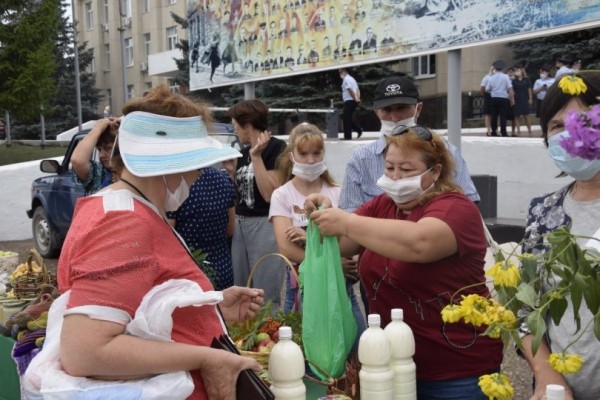 В районе Башкирии организовали ярмарку продукции местных фермеров В районе Башкирии организовали ярмарку продукции местных фермеров