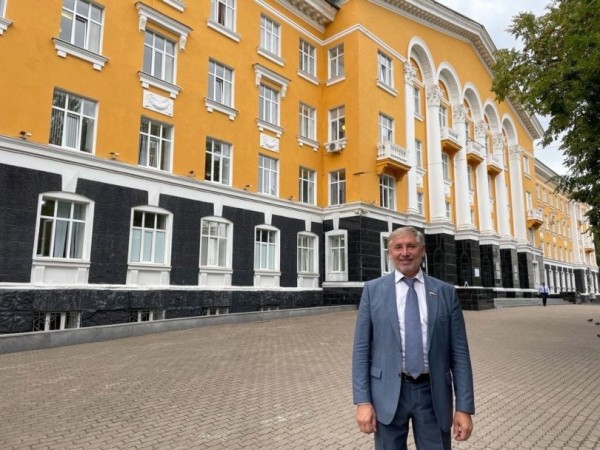 «Единая Россия» выступает за ежегодное повышение МРОТ «Единая Россия» выступает за ежегодное повышение МРОТ